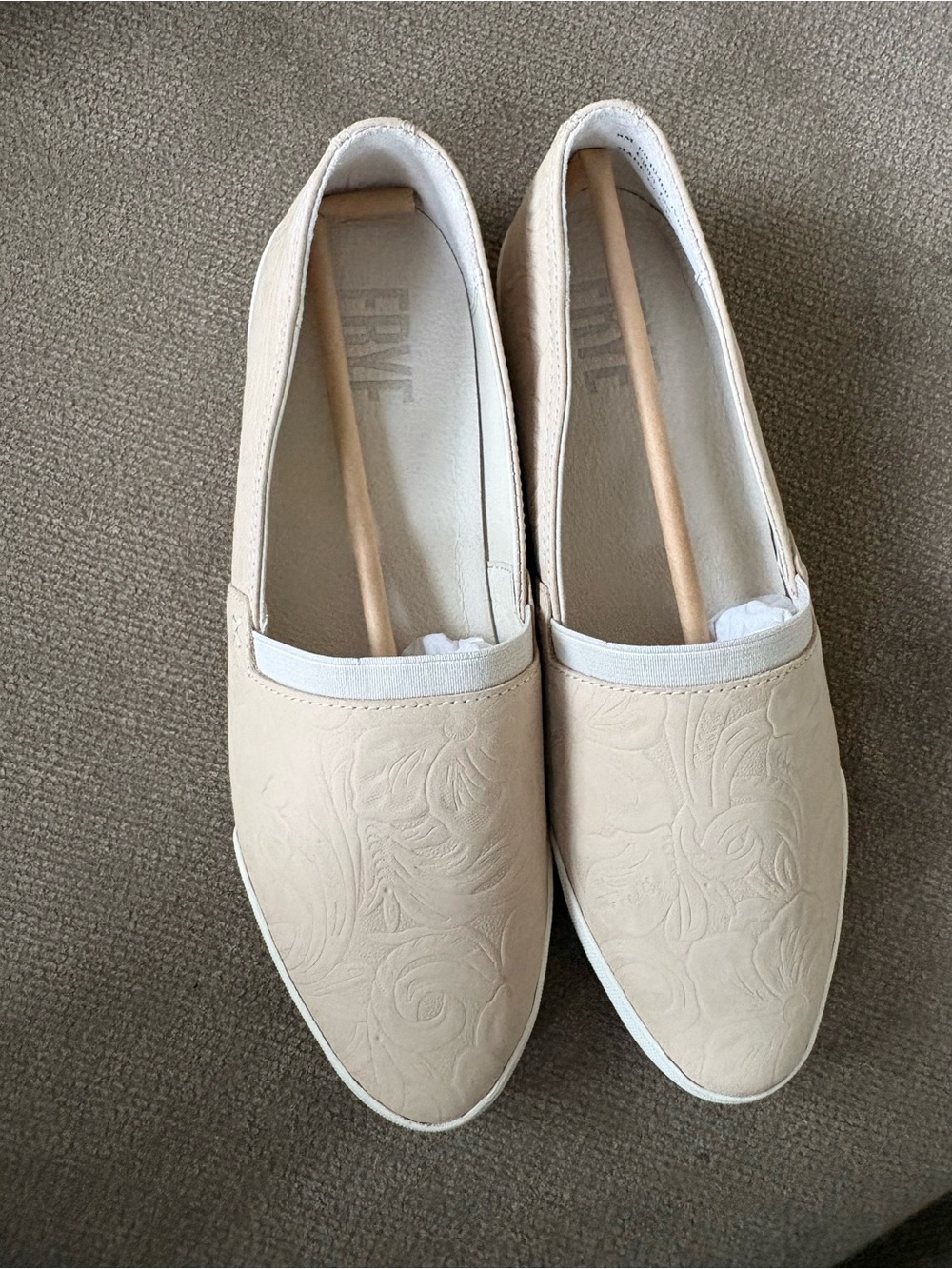 Women's Frye Melanie  Slip-On in Ivory